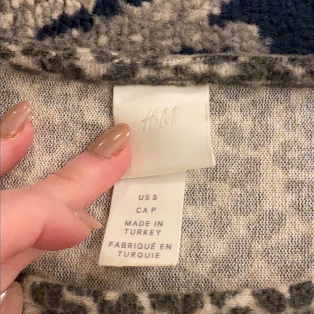 Super soft H&M Leopard Sweater - Picture 4 of 7